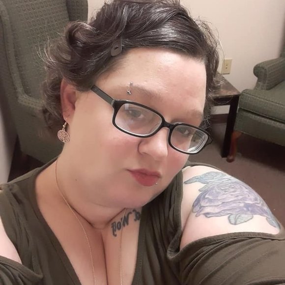 Meet your Posher, Holly - Picture 7 of 13